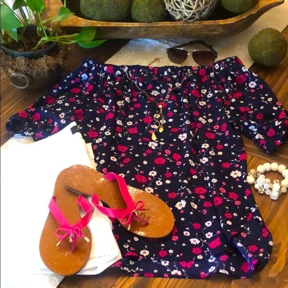 🌺Michael Kors off the Shoulder Top - Picture 3 of 6